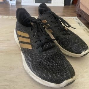 Adidas tennis shoes size 10 women’s SOME WEAR